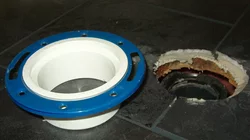 Hoe Een Toiletflens Te Installeren